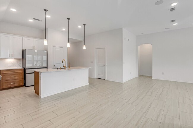 Building Photo - 15702 Rosemary Hl Ln