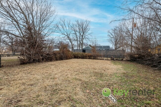Building Photo - 1338 N Volutsia