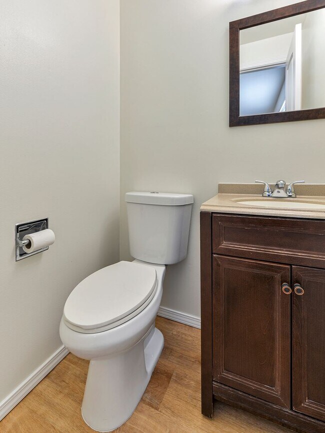 Building Photo - Renton House - 3 Bed/1.5 Bath - Close to Boeing and Renton Landing - Includes Landscaping