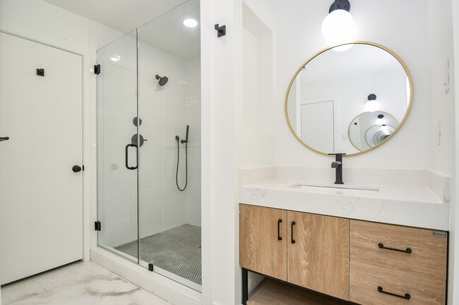 Building Photo - 6914 Evergreen St