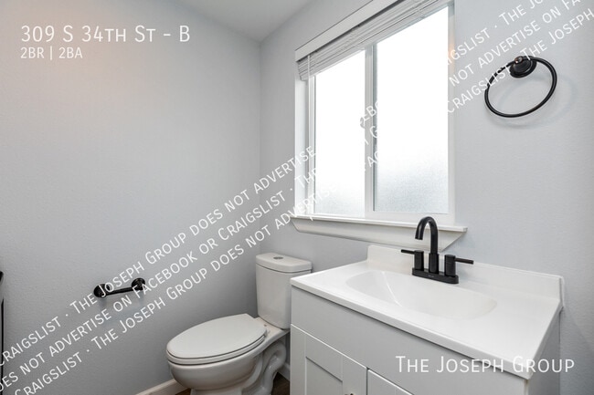 Building Photo - 309 S 34th St