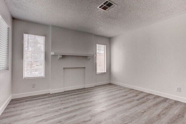 Building Photo - 921 Snug Harbor St