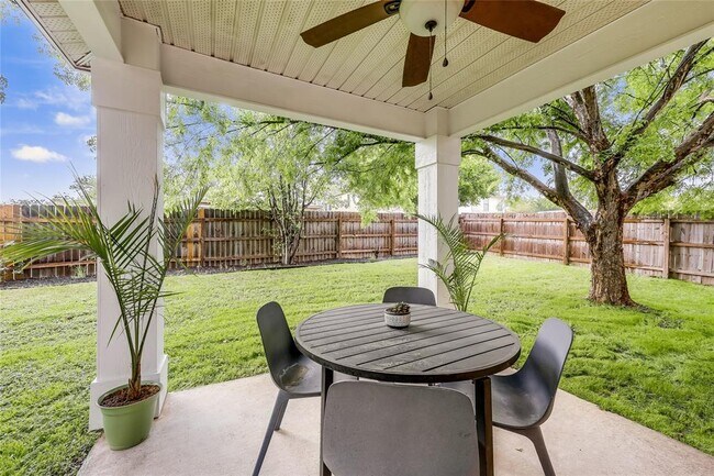 Building Photo - 5301 Apple Orchard Ln