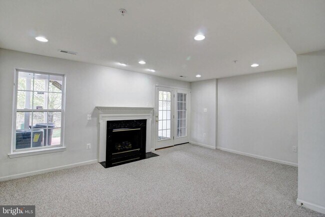 Building Photo - 9394 Penrose St