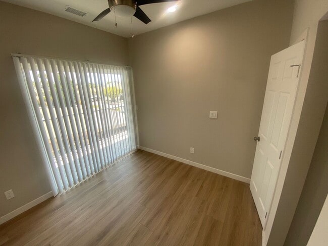 Building Photo - NEW 4BD/2BA on Montezuma!