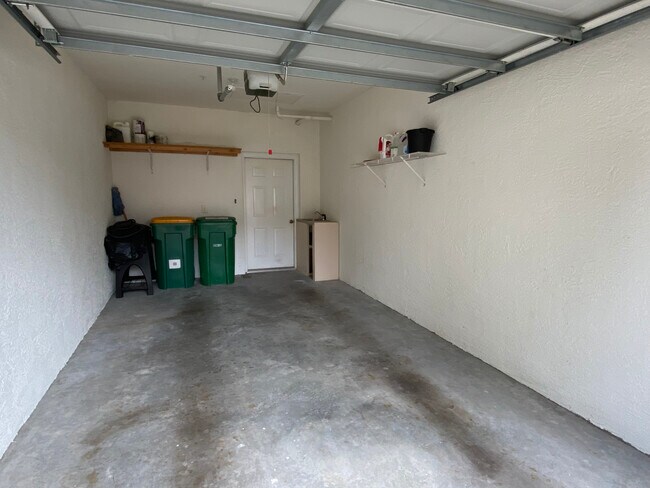 Building Photo - 2200 Arielle Dr