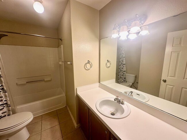 Building Photo - 124 Spruce Dr
