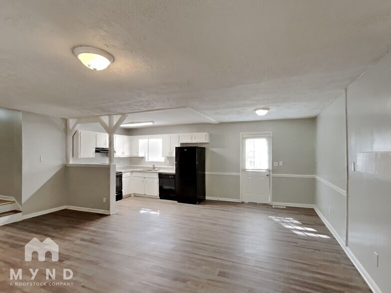 Building Photo - 546 Hardy Way