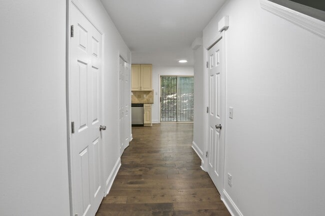 Building Photo - This stylish 4 bedroom, 2.5-bath rental is a true find!