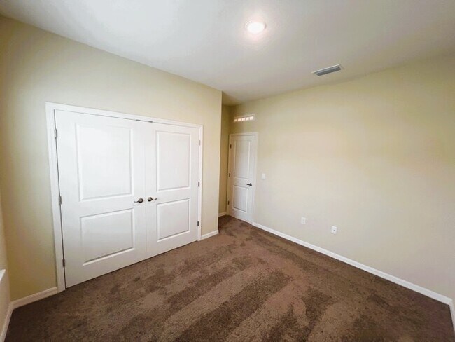 Building Photo - 2050 NW 247th Dr