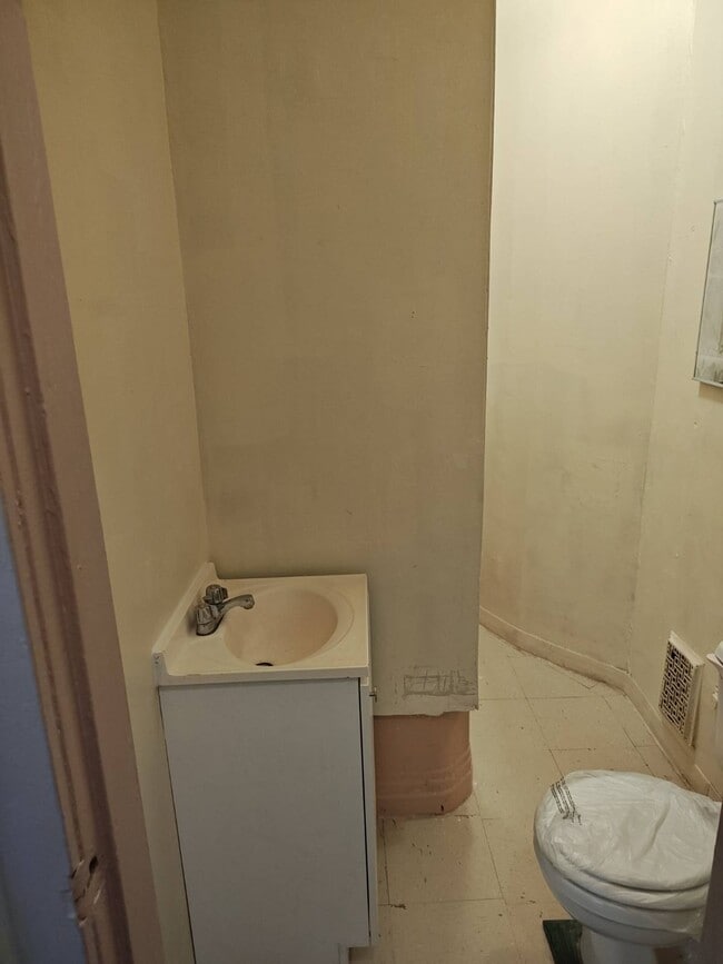 Building Photo - 118 Winter Ave