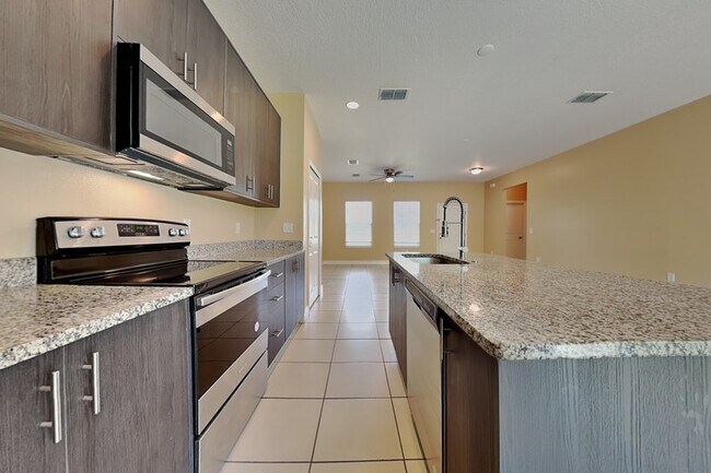 Building Photo - 5017 SW 165th Street Rd