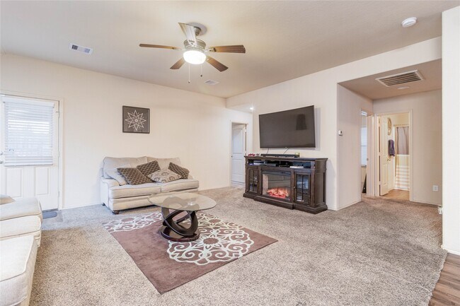 Building Photo - 24423 Raindrop Poppy Dr