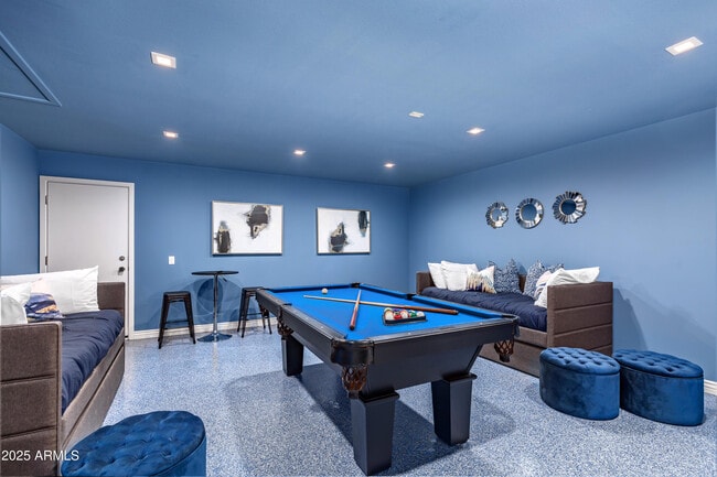 Building Photo - 6924 E Mariposa Dr