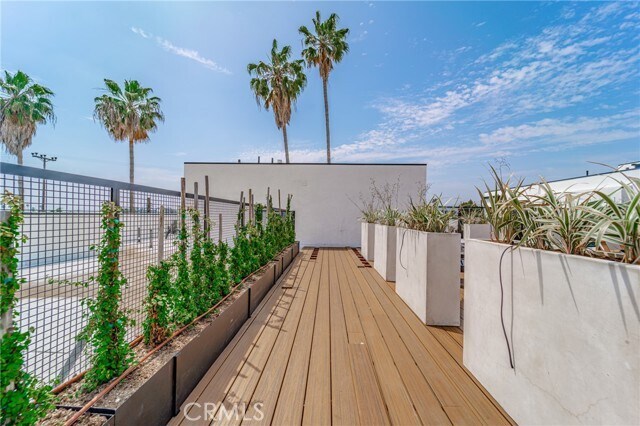 Building Photo - 2828 London St