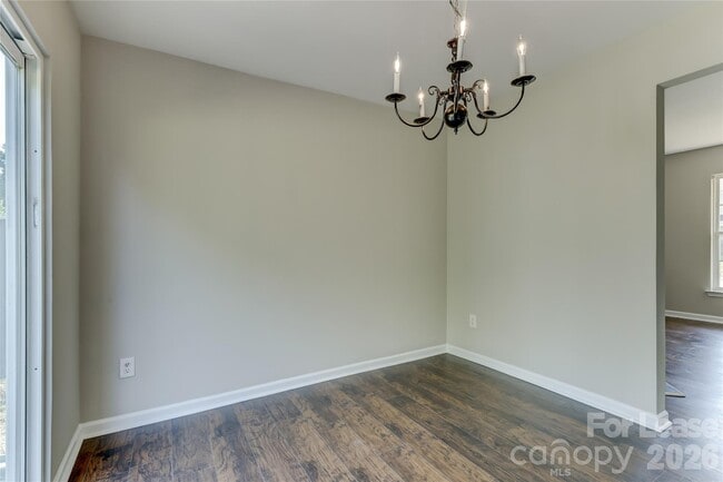 Building Photo - 524 Stillgreen Ln