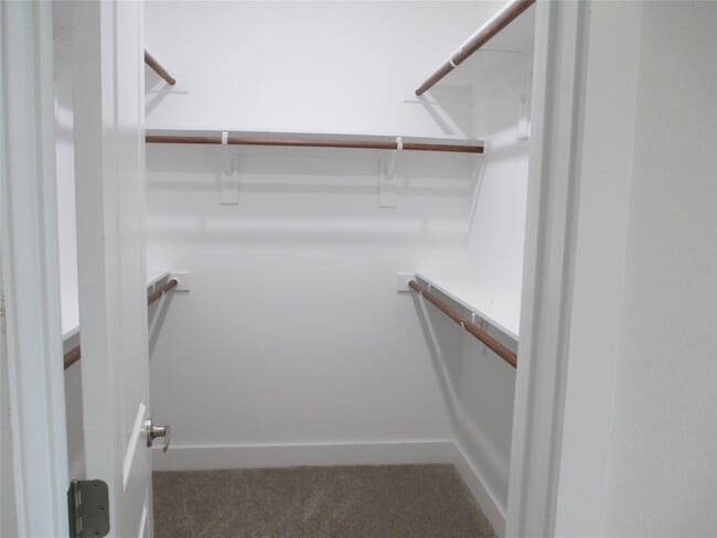 Building Photo - 1209 Elm St