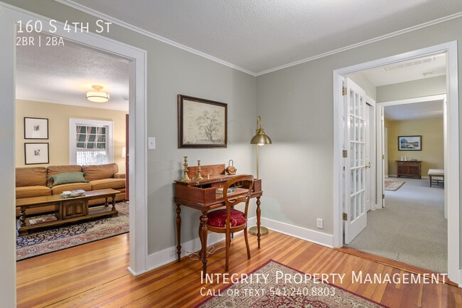 Building Photo - 160 S 4th St