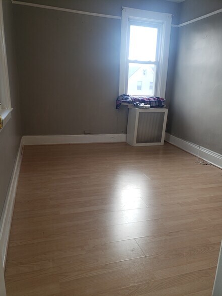 Bedroom with large closet - 9036 205th St