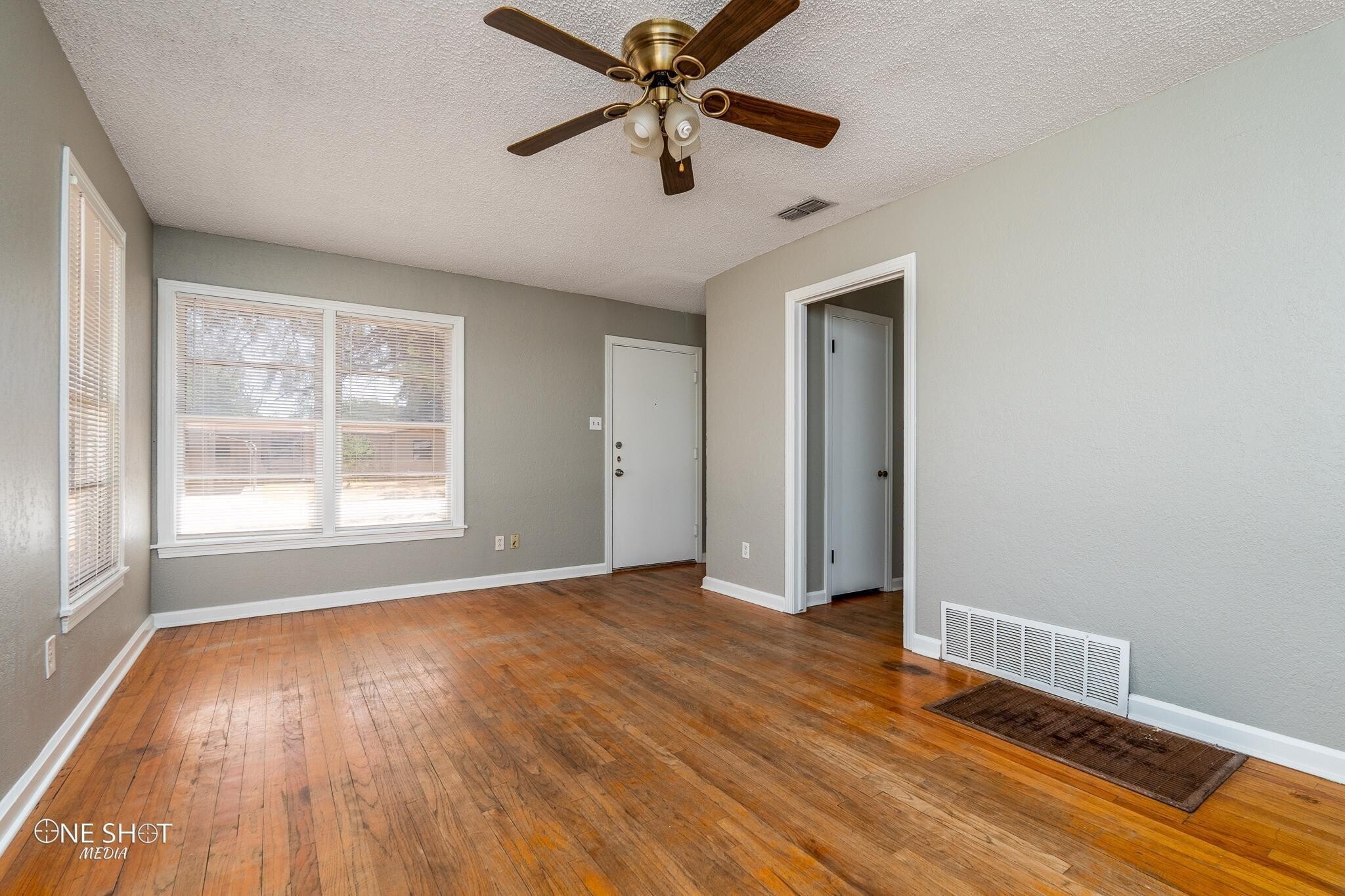 Building Photo - 1002 S San Jose Dr