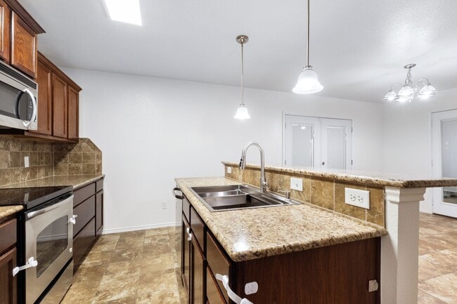 Building Photo - 207 Black Walnut Ct