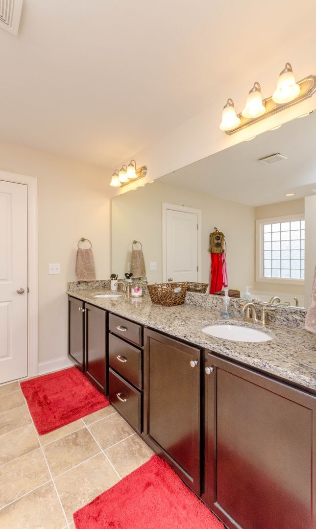 Building Photo - 255 Mimosa Dr