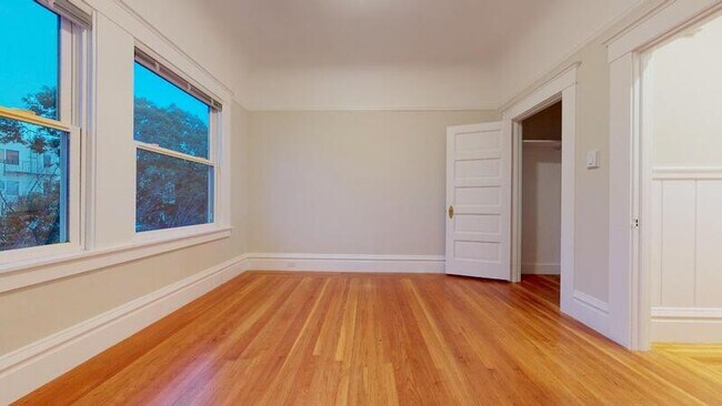 Building Photo - 464 8th Ave