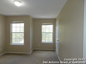Building Photo - 10386 Oakwood Crest
