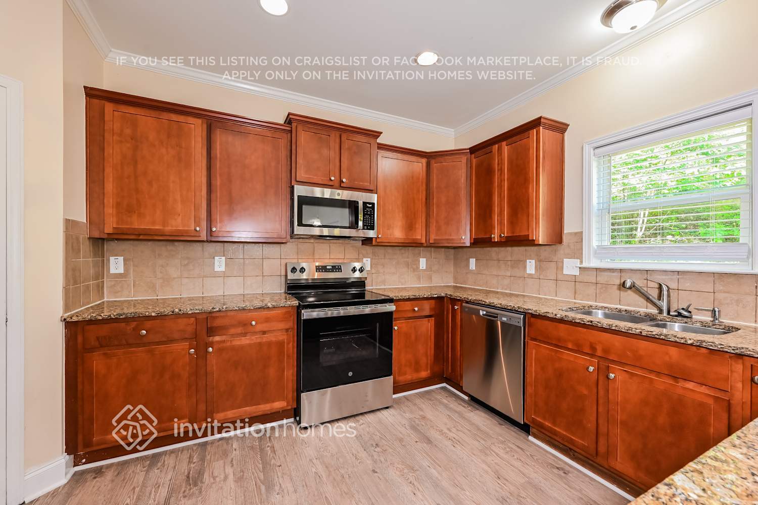 Building Photo - 2116 Leafmore Ct SE