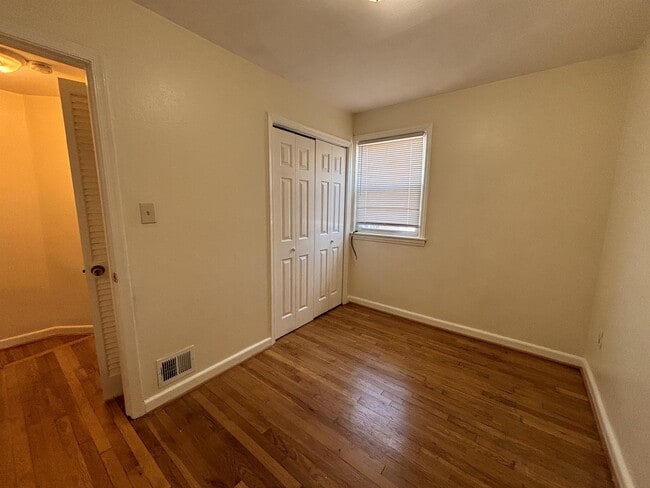 Building Photo - 2575 Iverson St