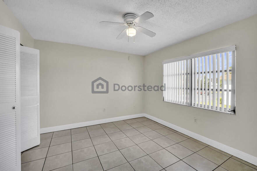 Building Photo - 373 S McMullen Booth Rd