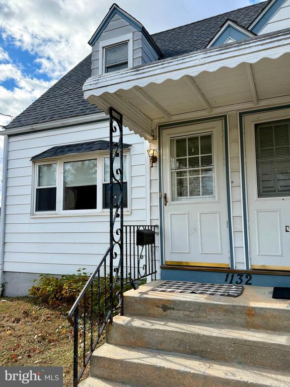 Primary Photo - 1132 Howard Ave