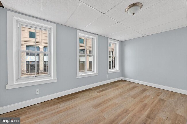 Building Photo - 11 N Willow St