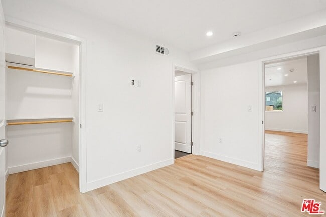 Building Photo - 312 N Coronado St