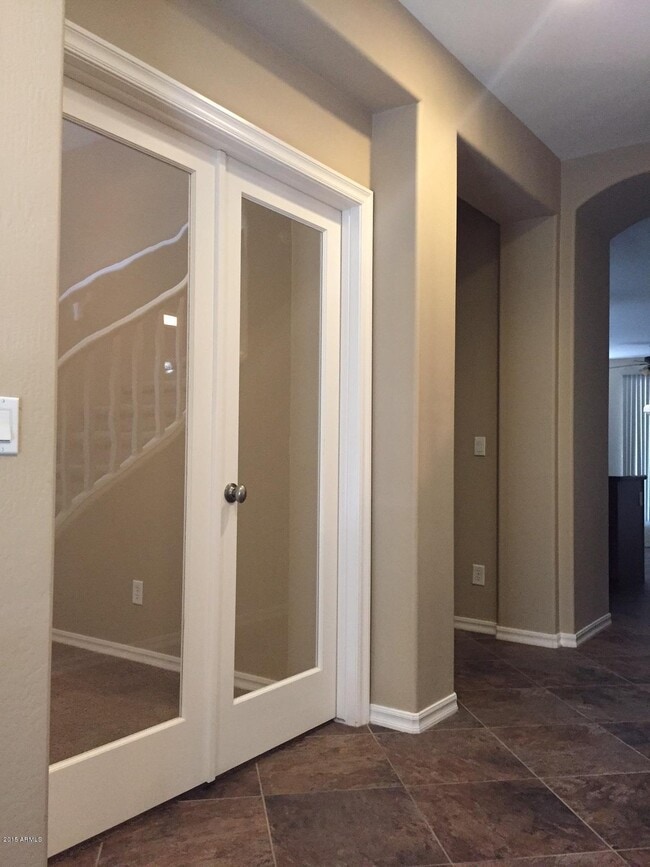 Building Photo - 14558 W Port Royale Ln
