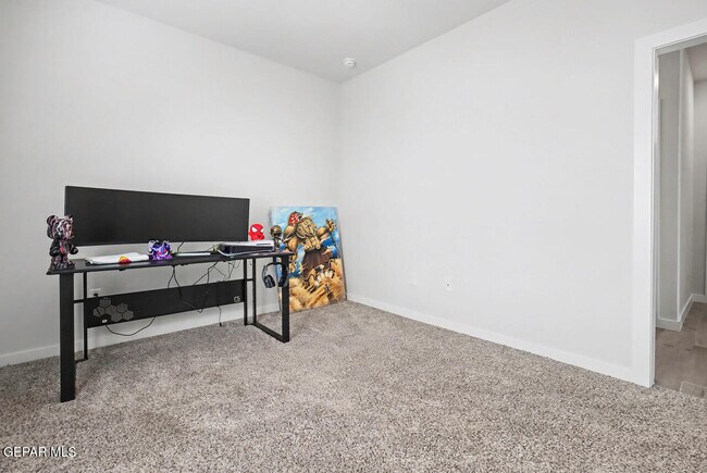 Building Photo - 12677 Viendo Norte Dr