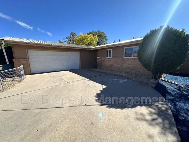 Building Photo - 3232 Louraine Cir