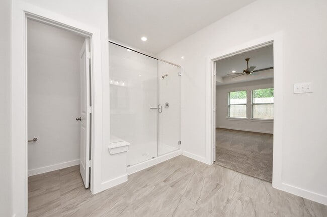 Building Photo - 31815 Autumn Spur Ln