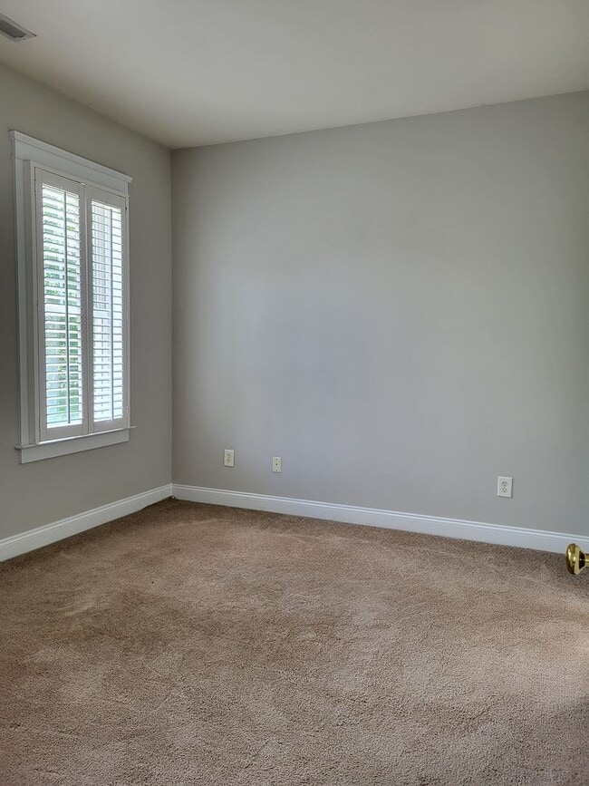 Building Photo - 3 bedroom home in Birkdale