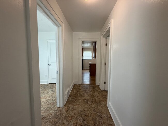 Building Photo - 913 N 7th St