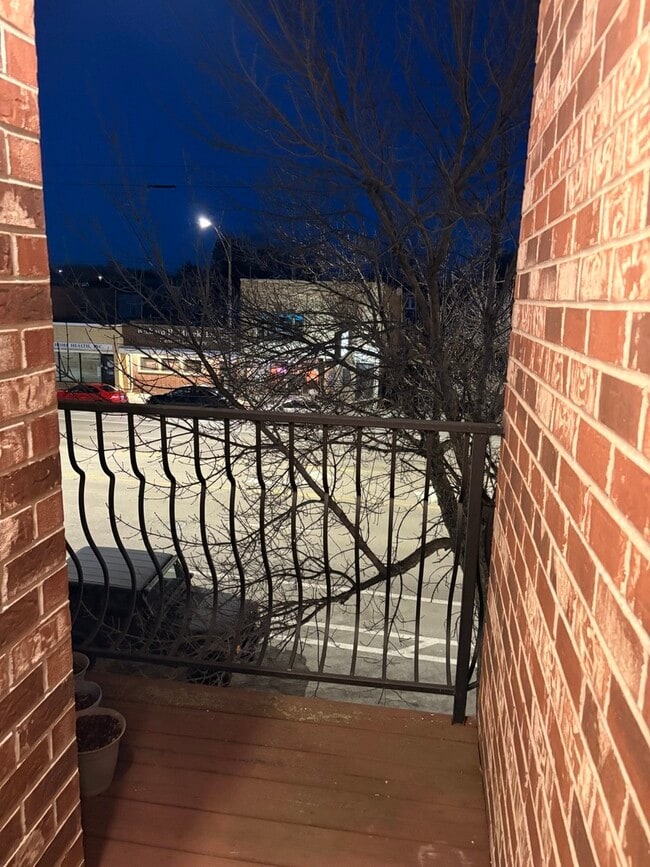 Building Photo - 5924 N Milwaukee Ave