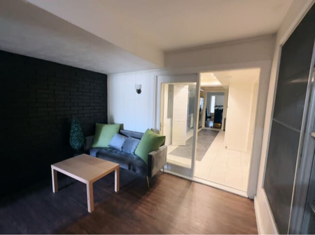 Building Photo - 900 Shady Creek Ln