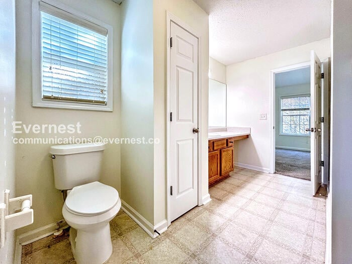 Building Photo - 5 Rosemont Ct