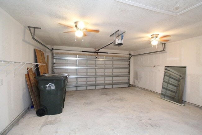 Building Photo - Updated 3-Bedroom, 2-Bath Home with Modern...