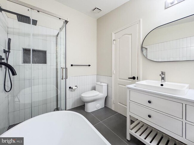 Building Photo - 3906 Valley Ridge Dr