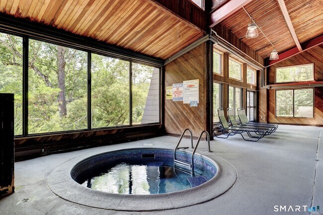 Building Photo - 355 Ledge Dr