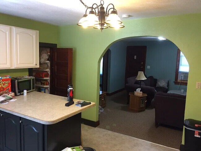 Building Photo - 122 9th St