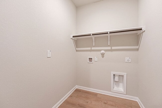 Building Photo - 414 Cross Barn Blvd