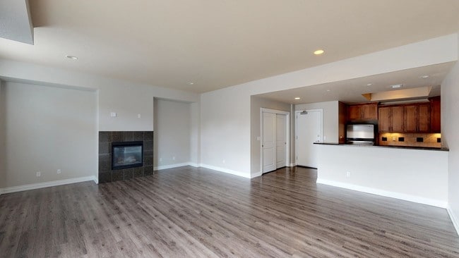Open and bright floorplans - 1284 Downing