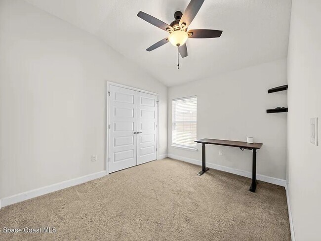 Building Photo - 695 Lantana St